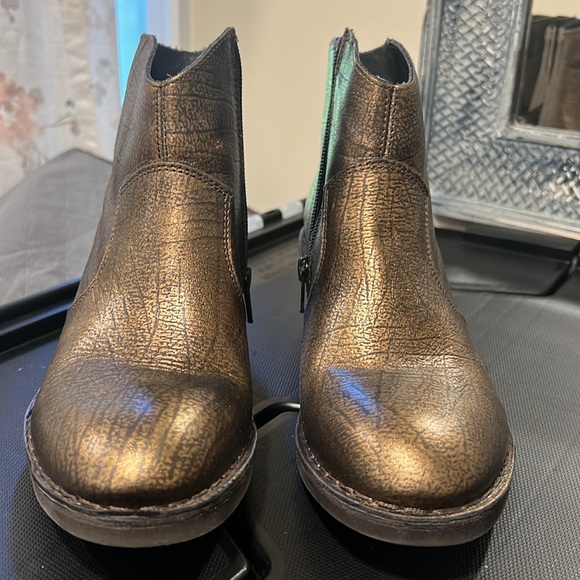 London Fly Ankle Boots made in Portugal Gold and Black - Picture 3 of 10